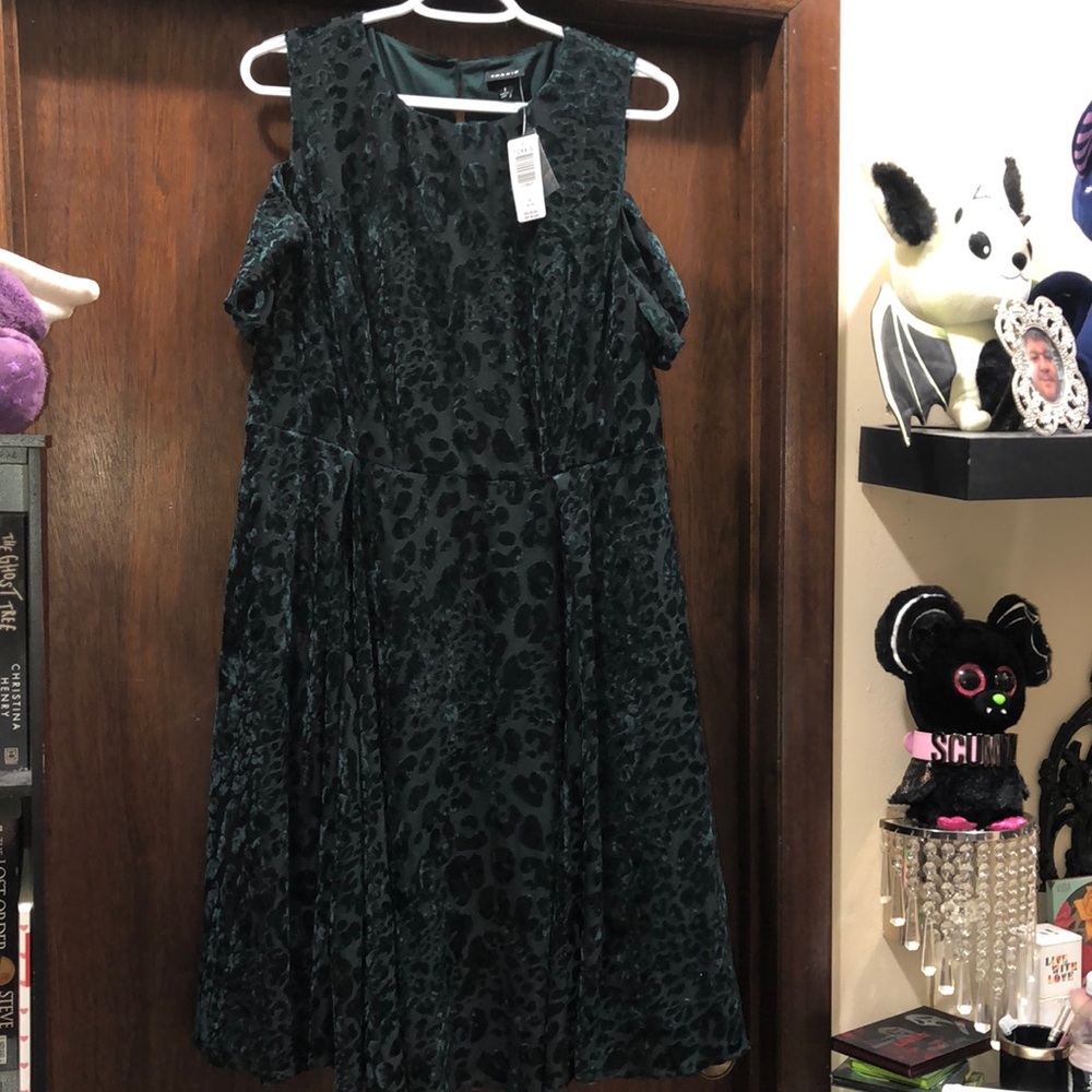 BNWT Torrid Cold Shoulder Leopard Velvet Burnout Dress